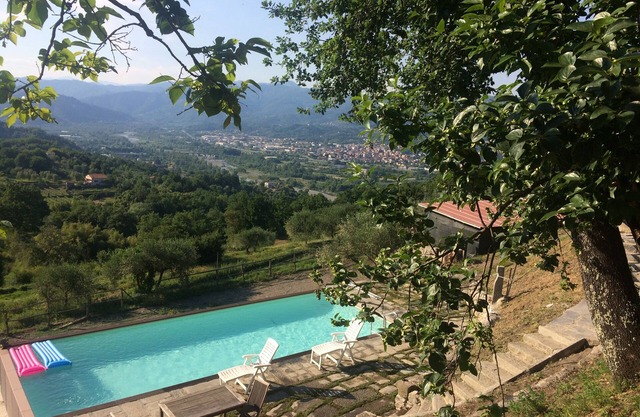 1600 farmhouse-swimming pool-WI-FI and free parking