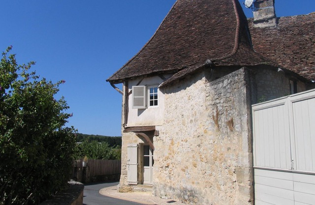 17th century house with pool close to Lascaux
