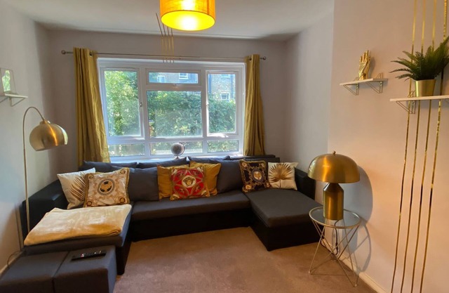 18k home from home- luxury city apartment