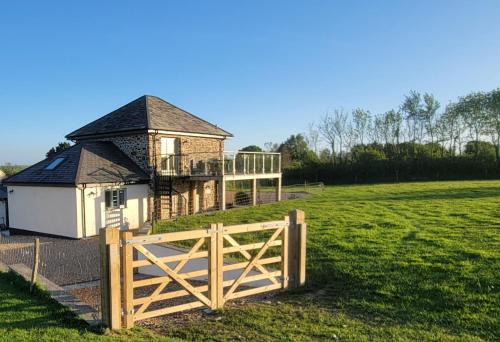 18th century renovated barn in beautiful Devon countryside