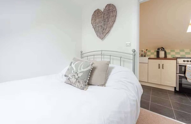 1Bed Village Annexe Sleeps 2 - Parking & Wifi