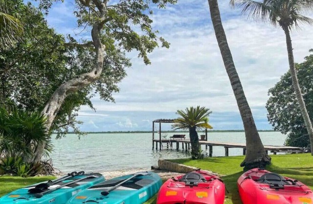 1BR at Private Villa w/Pool, Kitchen, Kayaks