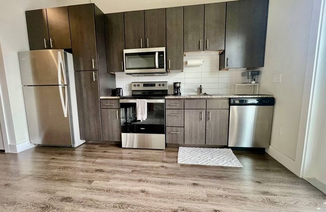 1BR Downtown Gem Prime Amenities