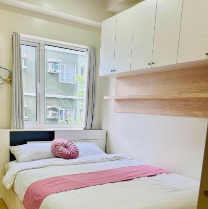 1BR Hotel Vibe Condo FULLY FURNISHED Trees Residences near SM Fairview