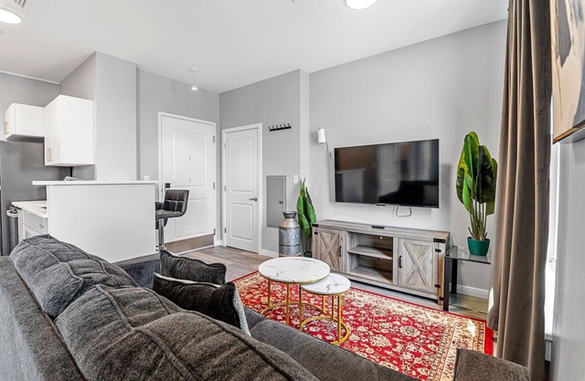 1BR Near Encore Boston 3370