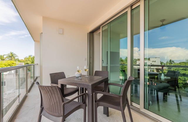 1BR PH Downtown w/Rooftop Pool