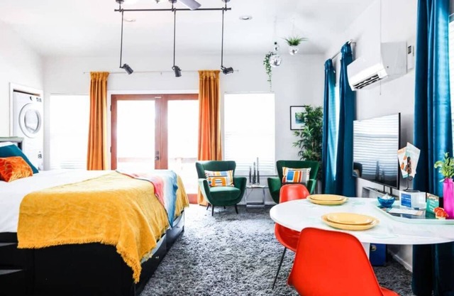 1br, SoCo |Retro Cowboy Studio - Portoro