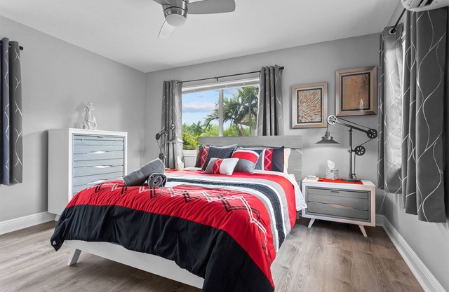 1BR, Windows on All Four Sides