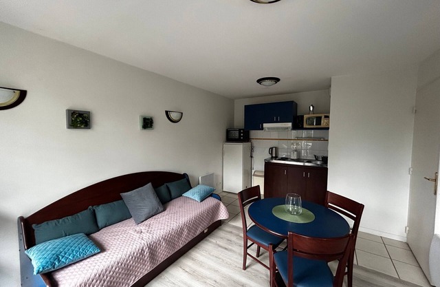 1BR with Pool, 200m from Thermes