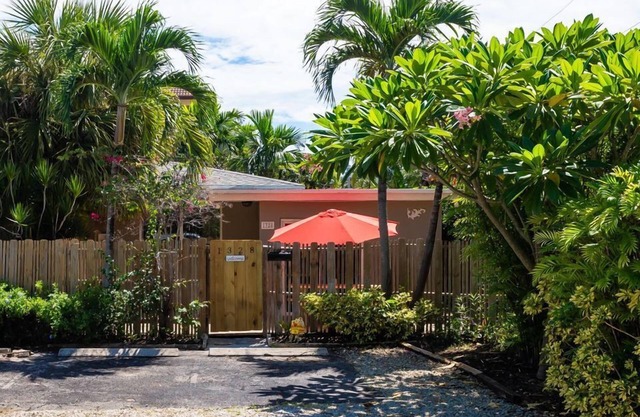 1BR with Private, Fenced Deck