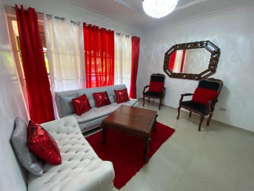 1DR Charming 3-Bedroom Retreat Santo Domingo