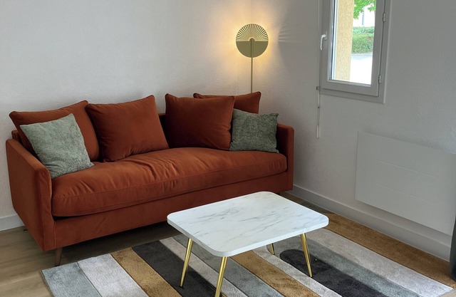 2/4 pers apartment 10 minutes walk from the 24H du Mans circuit with private parking lot