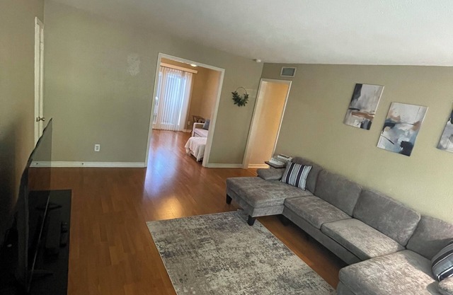 2-bd condo in Galleria HTX with Pool, WiFi