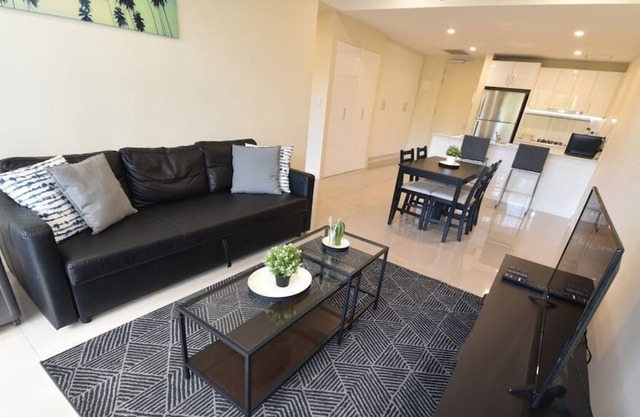 2 Bdrm in Bowden *2Bath Apt *wifi*minutes to city