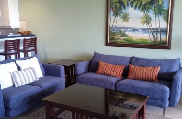 2 bed 2 bath, full kitchen, OCEAN FRONT, balcony A/C, pool, internet, cable TV