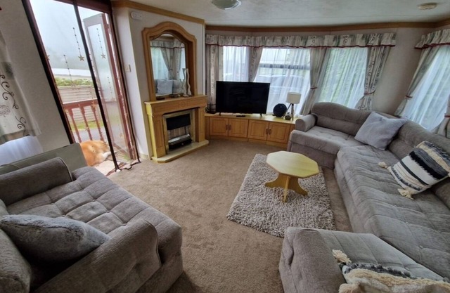 2 Bed Caravan with Aberystwyth Town Viev