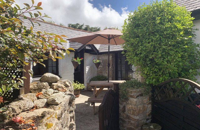 2 Bed, Dog Friendly Cottage, on Bodmin Moor, Cornwall, Ladydown Cottage