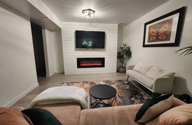 2-bed suite 10 mins from all attractions
