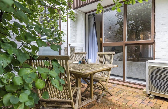 2 Bedrm Condo right on Mt Eden