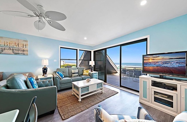 2 bedroom 2 bath 3rd floor Fishery Condo with fabulous ocean views