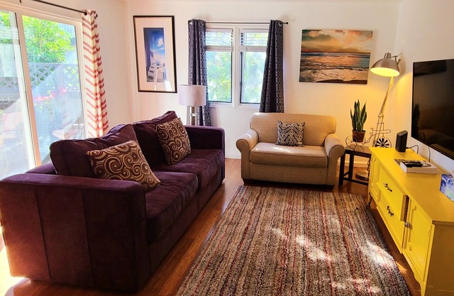 2 bedroom 2 bath West Beach private laundry