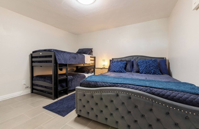 2-bedroom-5 Points Central El Paso apartment walk to bars & restaurants
