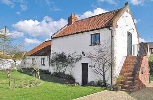2 bedroom accommodation in Hockwold-cum-Wilton