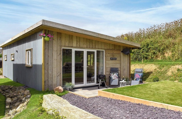 2 bedroom accommodation in The Long Store