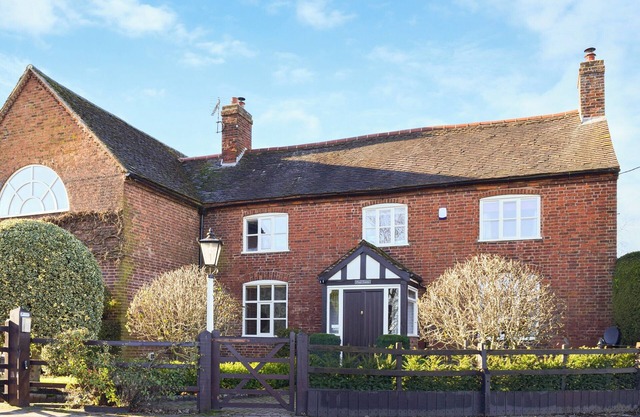 2 bedroom accommodation in Whittington