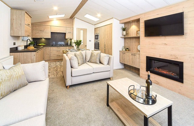 2 bedroom accommodation in Lowestoft