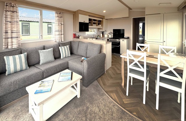 2 bedroom accommodation in Sandgreen