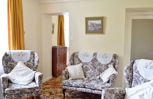 2 bedroom accommodation in Skelmorlie, near Largs