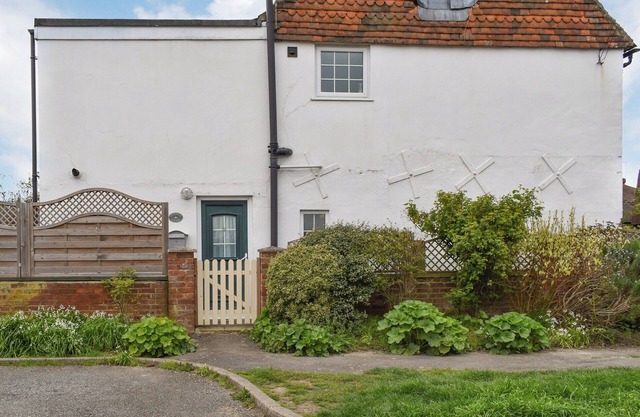 2 bedroom accommodation in Tenterden