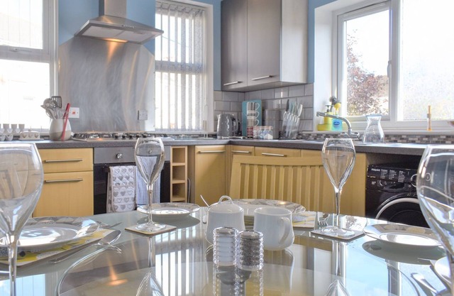 2 bedroom accommodation in Oreston