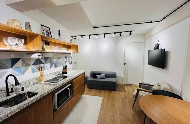 2-bedroom apartment with air conditioning in São Paulo's commercial center