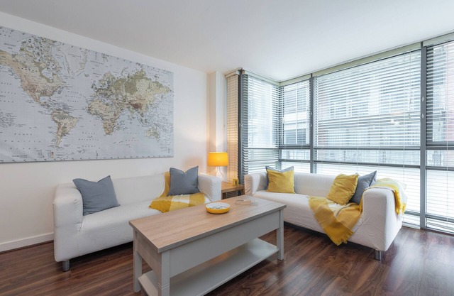 2-bedroom apartment in charming Smithfield Market with Parking