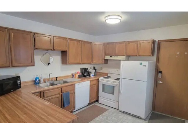 2 bedroom apartment by Eielson AFB and North Pole unit #1