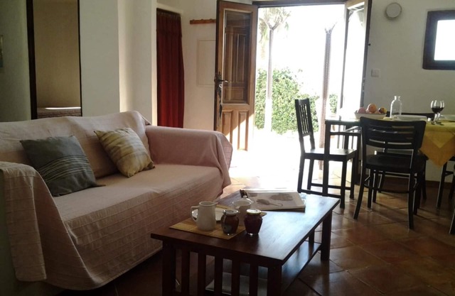 2-bedroom apartment with garden and porch (4 adults) in La Alpujarra