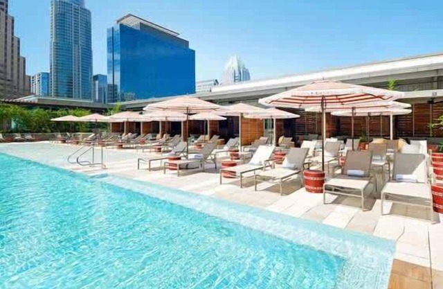2 Bedroom Austin Apartment with Awesome Views!