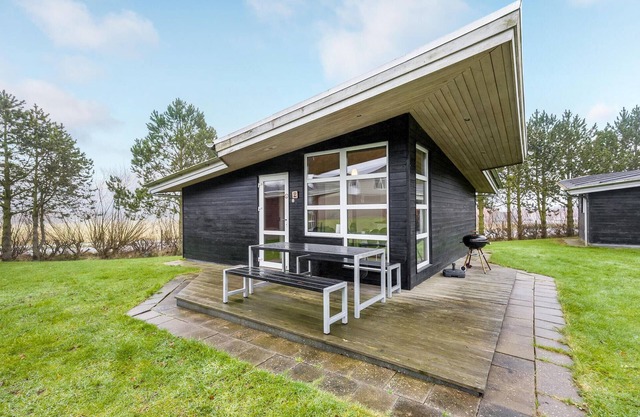 2 bedroom cozy home in Roslev