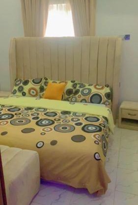 2 bedroom flat Apartment