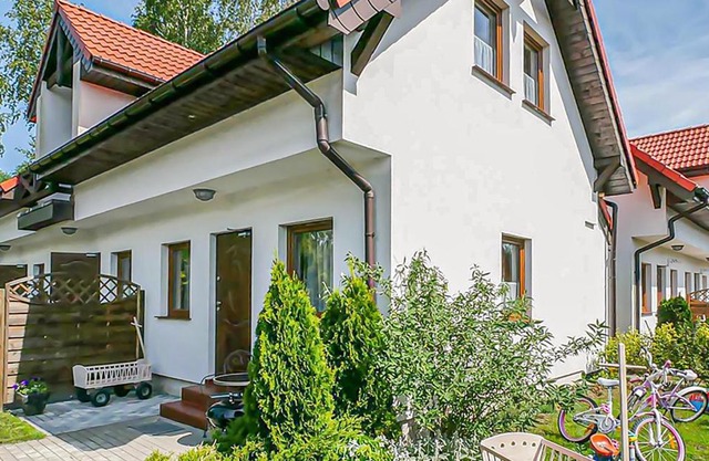 2 Bedroom Gorgeous Apartment In Bobolin