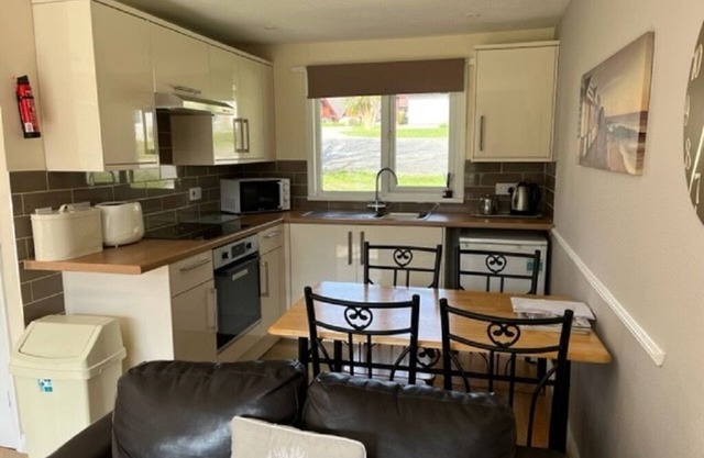 2 bedroom lodge in the grounds of Hengar Manor Holiday Park
