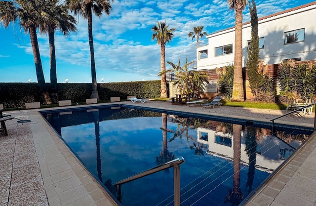2 Bedroom, Sleeps 5 - Latchi Harbour - Swimming Pool, Beach Access, Family-Sized