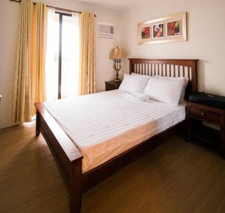 2 Bedroom with Balcony Tagaytay Pet-Friendly