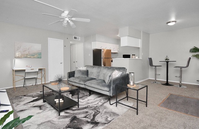 2 bedroom with Pool mins from major hospitals