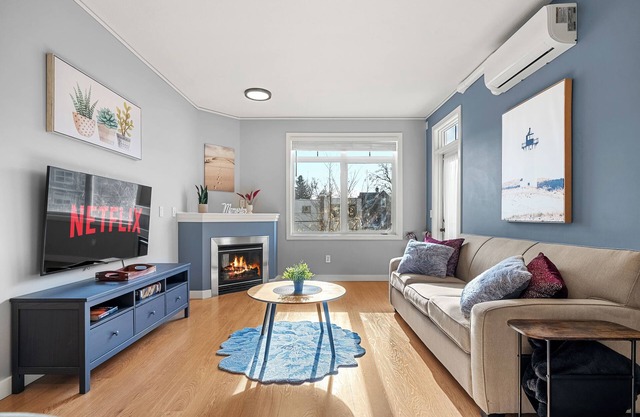 2 Beds, Downtown River Condo: AC, Near Saddledome, Free Underground Parking