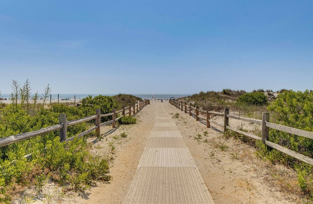 2 Blocks to Beach Access: Ocean City Adventure!