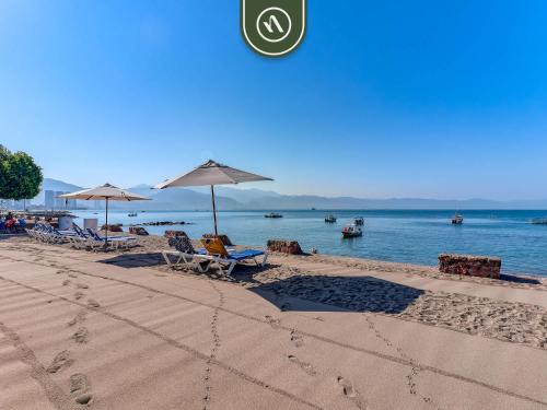 2 BR Condo in Hotel - Beach - Pools - Kids Club