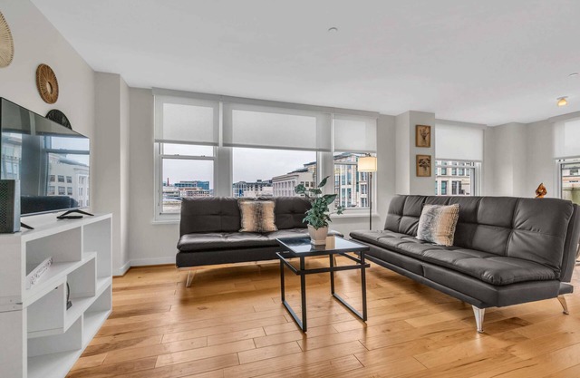 2 BR Fully Furnished Apartment at Penn Quarters - Surrounded by Best Restaurants
